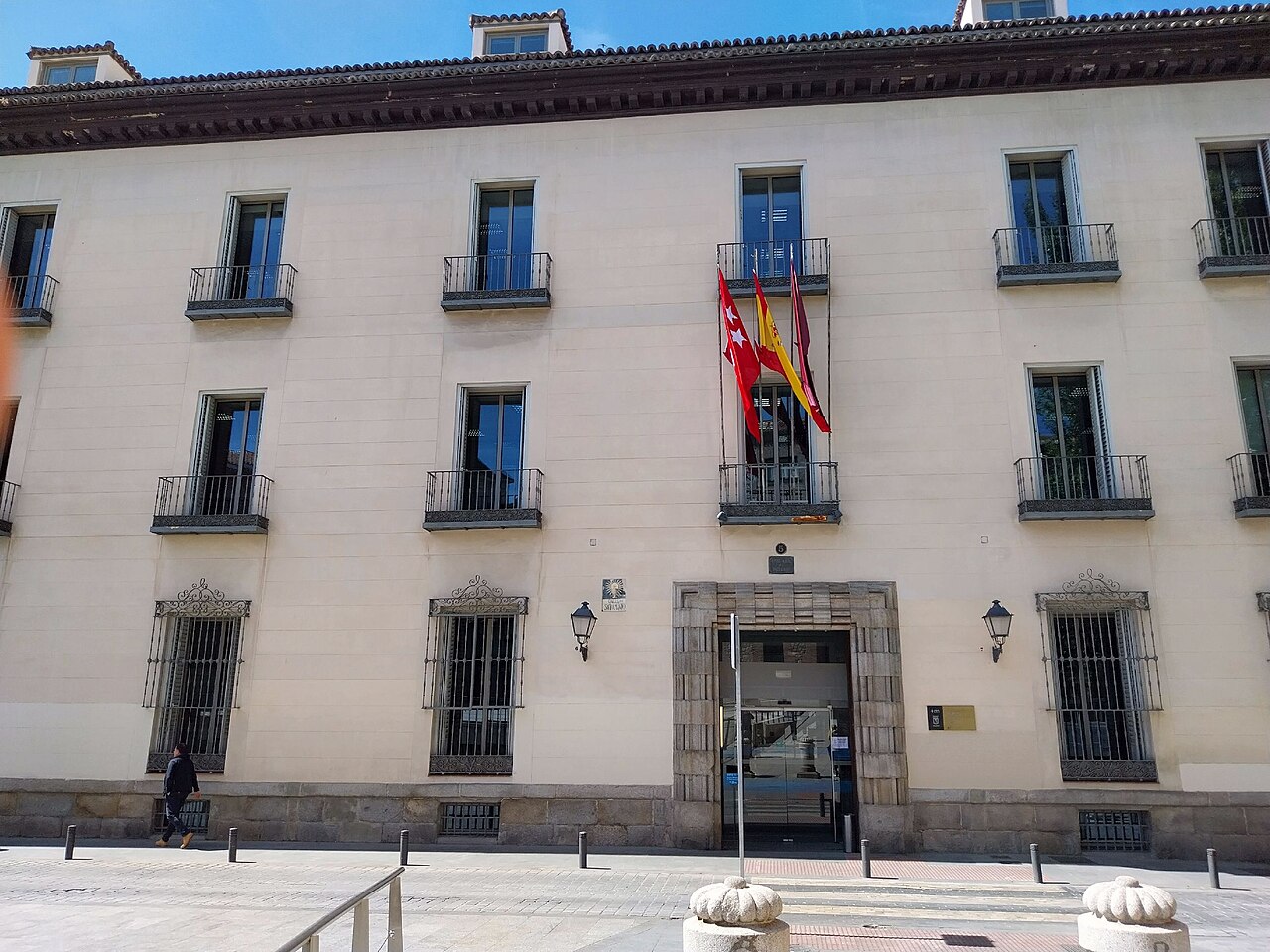 Fachada de una oficina de la Agencia Tributaria en Madrid