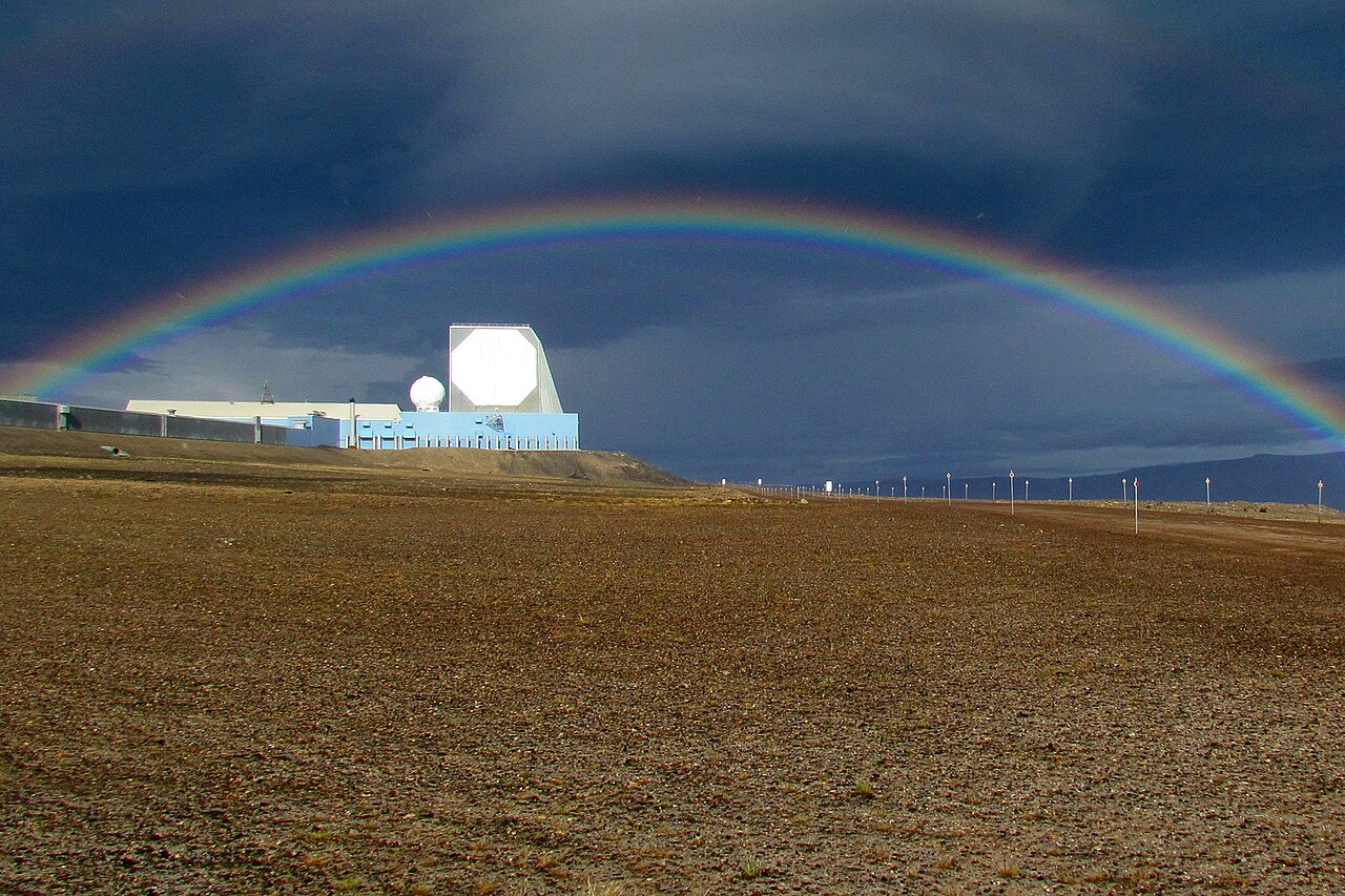 El radar del sistema de alerta temprana de misiles balísticos en la Base Espacial Pituffik, Groenlandia.