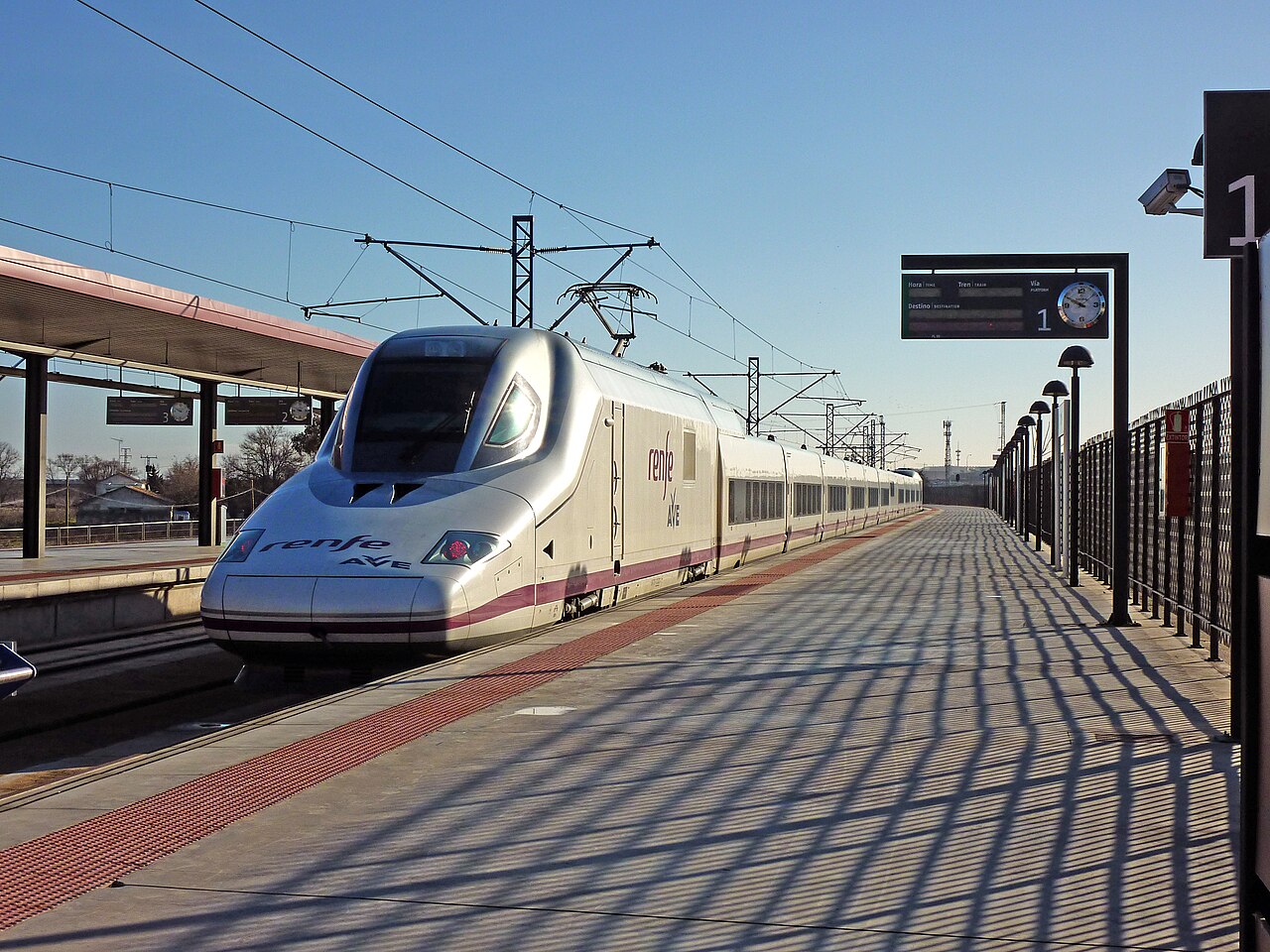 Tren AVE de la serie 112 de Renfe en Toledo, imagen de archivo que no corresponde al accidente