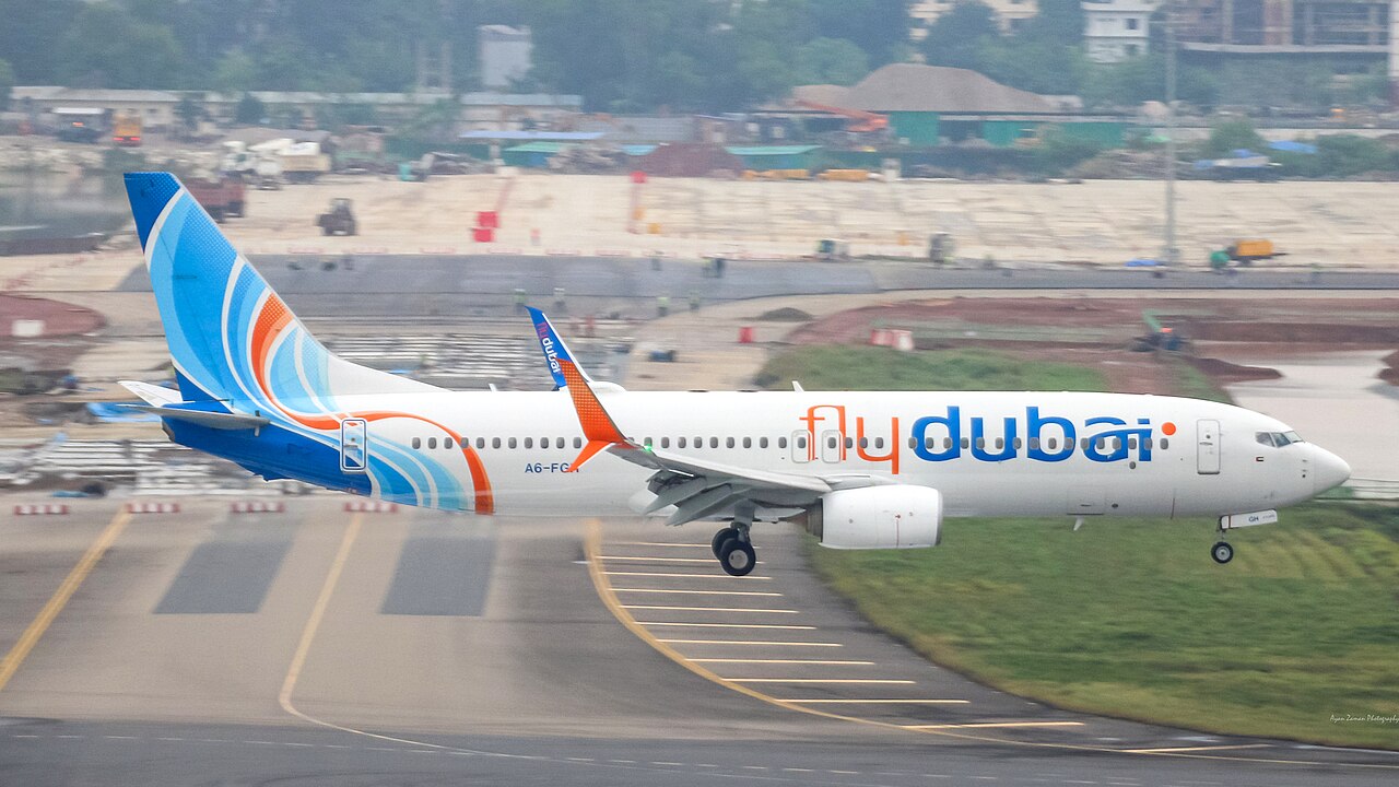 Avión de Flydubai, la aerolínea del vuelo en el que un piloto apuñaló a su compañero