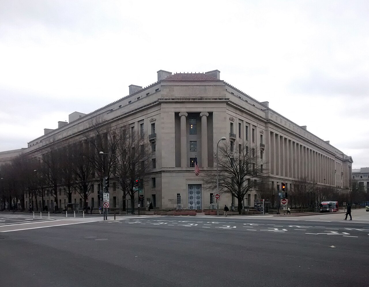 Fachada del edificio Robert F. Kennedy del Departamento de Justicia de Estados Unidos, en Washington D. C.
